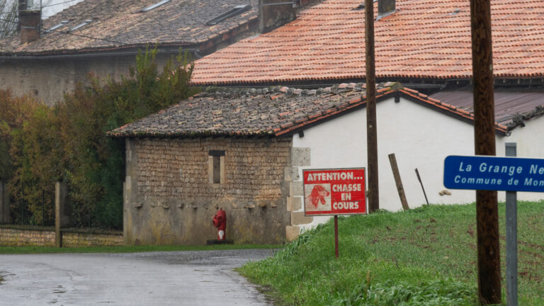 La chasse n'est-elle pas interdite dans un rayon de 150m autour des habitations ?