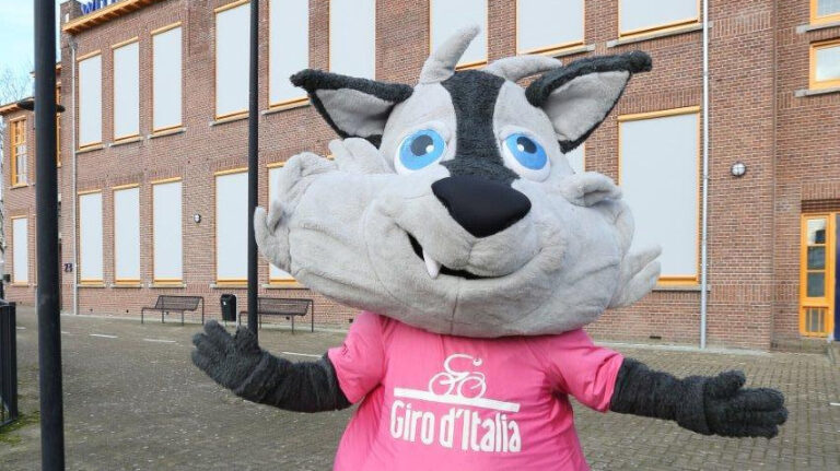 les anti-loups ont peur des peluches, mais pas du ridicule ! 1 Les anti-loups ont peur des peluches, mais pas du ridicule !